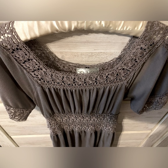 213 Dress that Ties in Back - Picture 3 of 3